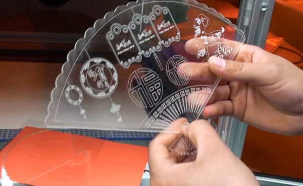 激光模切機跟激光切割機是同一種設(shè)備嗎？