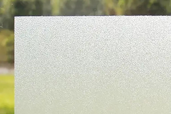 玻璃激光打磨砂跟傳統(tǒng)磨砂工藝有什么不同？