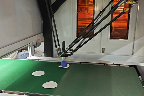 砂紙自動(dòng)拾料 砂紙模切中使用激光模切機(jī)的優(yōu)勢(shì)分析(圖2)